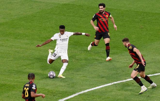 尤其是其中 尤其是其中